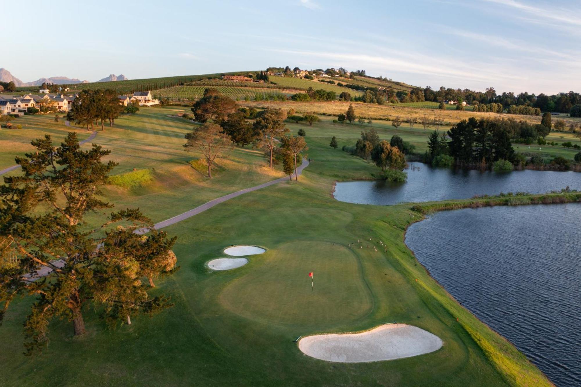 Devonvale Golf&wine Hotel