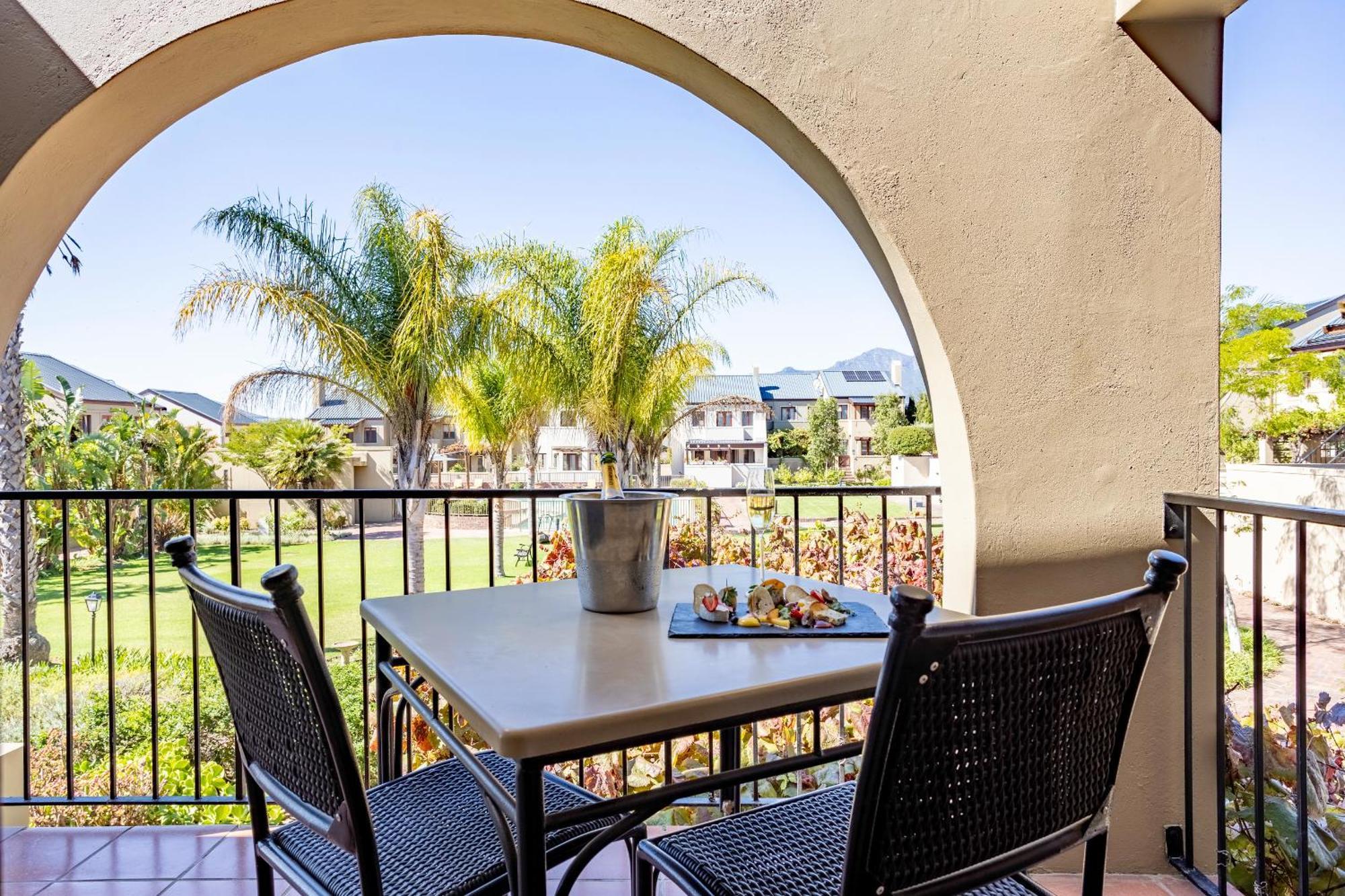 Devonvale Golf & Wine Estate Hotel 4*